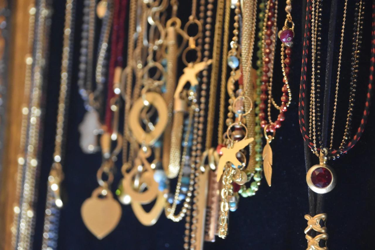 Buy Gold Bracelets in Virignia The Vault Jewelry & Loan