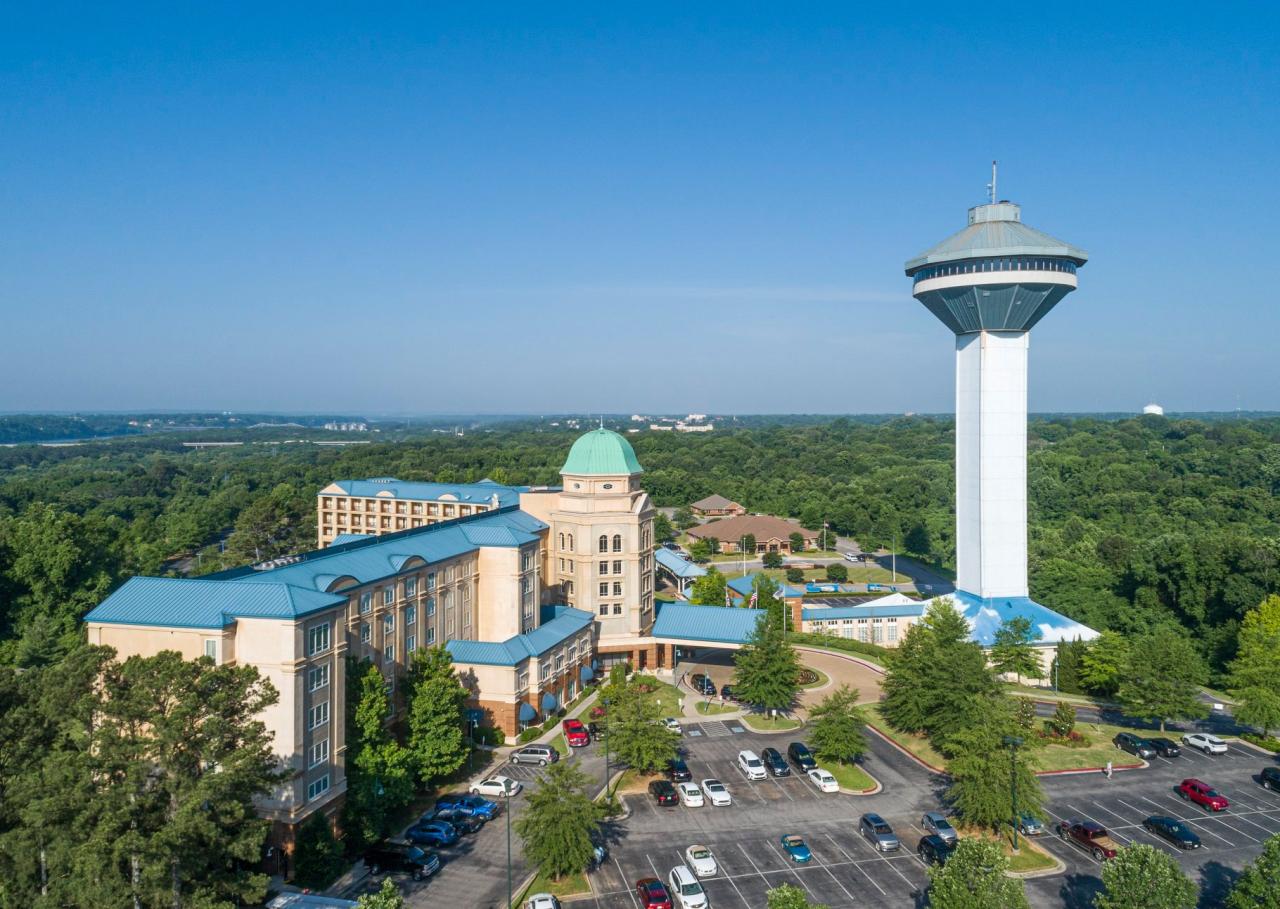 Alabama's 360 Grille Is A Revolving Restaurant With A Panoramic View